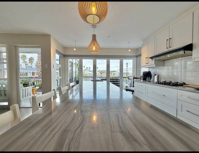 6 BEDROOM HOUSE FOR SALE IN MARINA MARTINIQUE